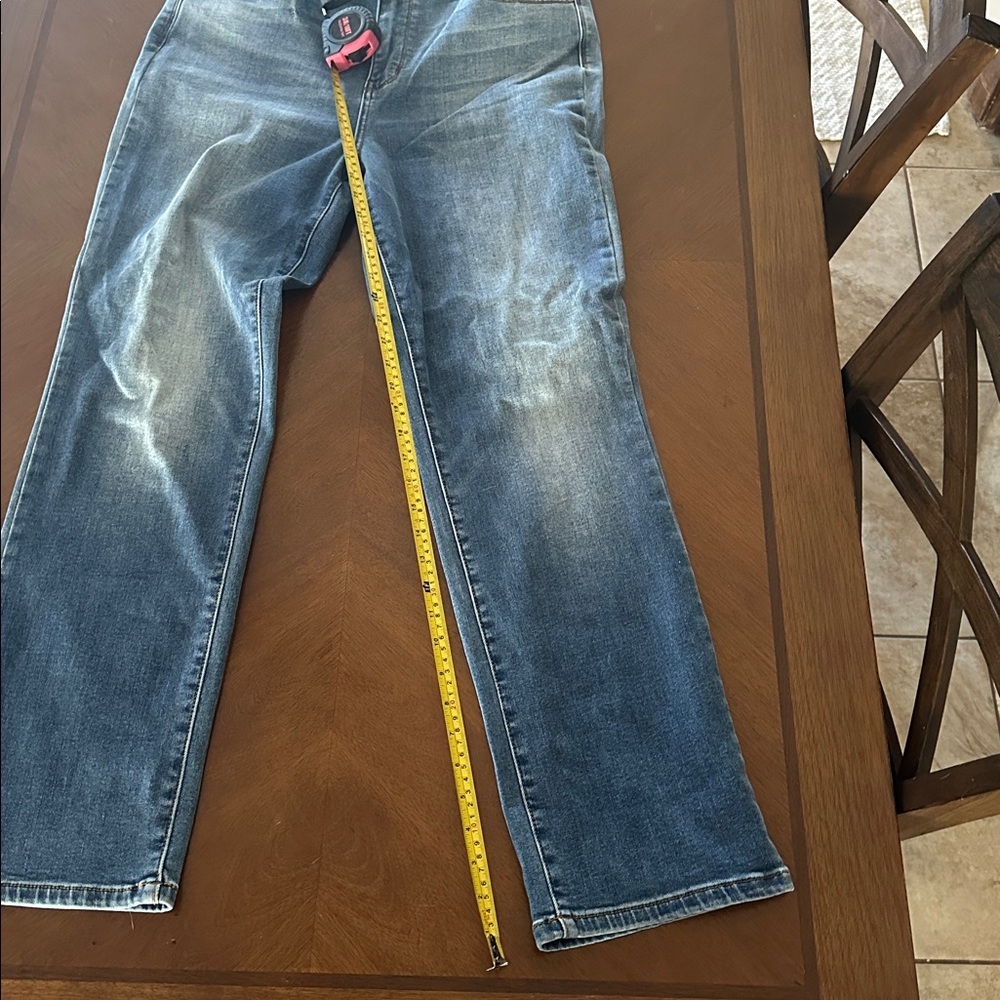 Judy Blue Light Blue Denim Jeans - Picture 4 of 5